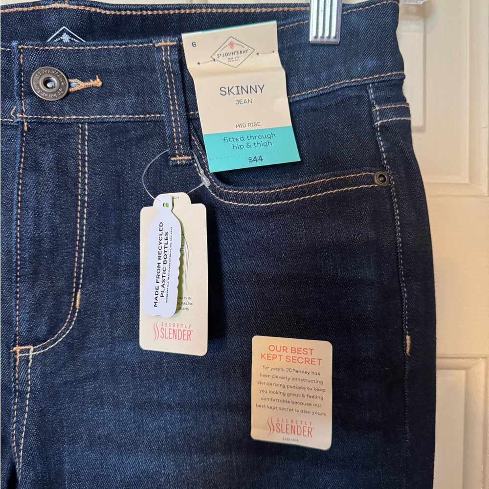 St. John's Bay Women's Dark Indigo Skinny Jeans - New With Tags - Picture 3 of 4